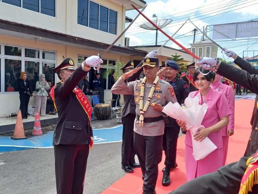 Parade Pedang Pora Pisah Sambut Kapolres Lahat Undang Decak Kagum 