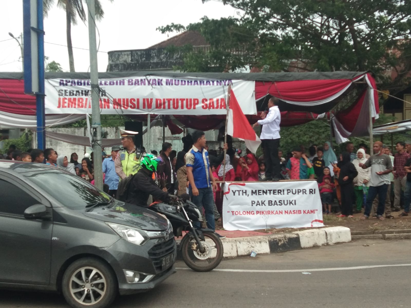 Demo, Warga 14 Ulu Pinta Pebuatan Jalan Tembus Jembatan Musi IV Palembang