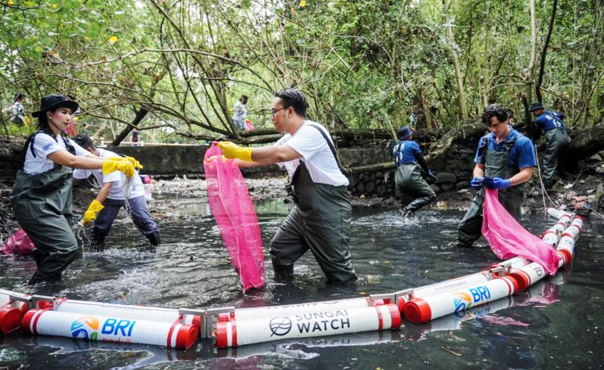 Peringati Hari Sungai Nasional, BRI Jaga Ekosistem Lewat Bersih-bersih Sungai dan Kesadaran Pengelolaan Sampah
