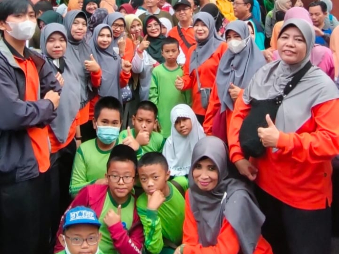 MIN 1 Kota Palembang Meriahkan HUT ke 77 Jalan Sehat Kerukunan Kemenag Sumsel