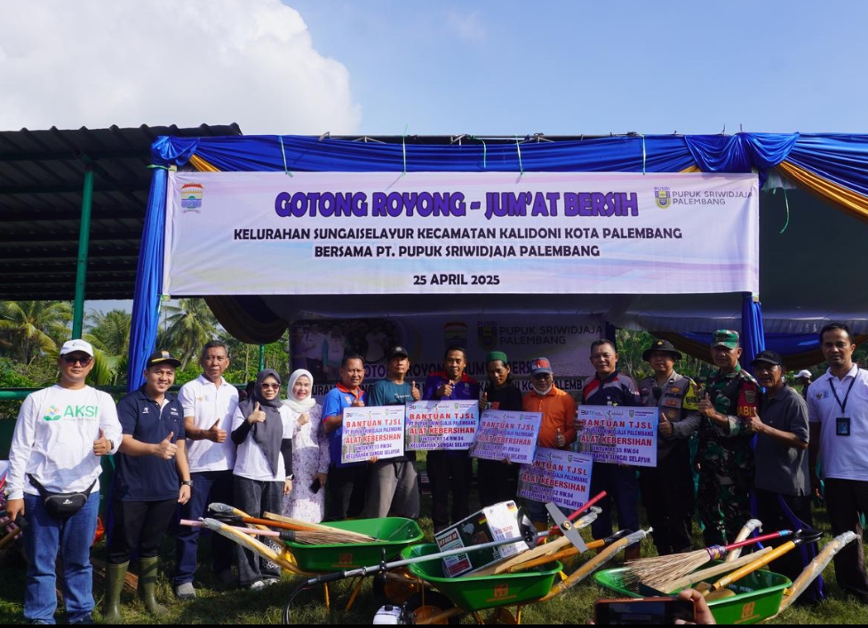 Lestarikan Lingkungan, Pusri Laksanakan Jumat Bersih dan Gotong Royong Bersama Warga