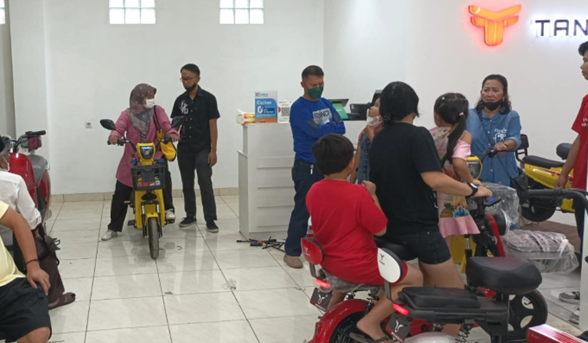 Minta Kepastian Insentif, Pemerintah Jangan Gantung Nasib Produsen Motor Listrik 