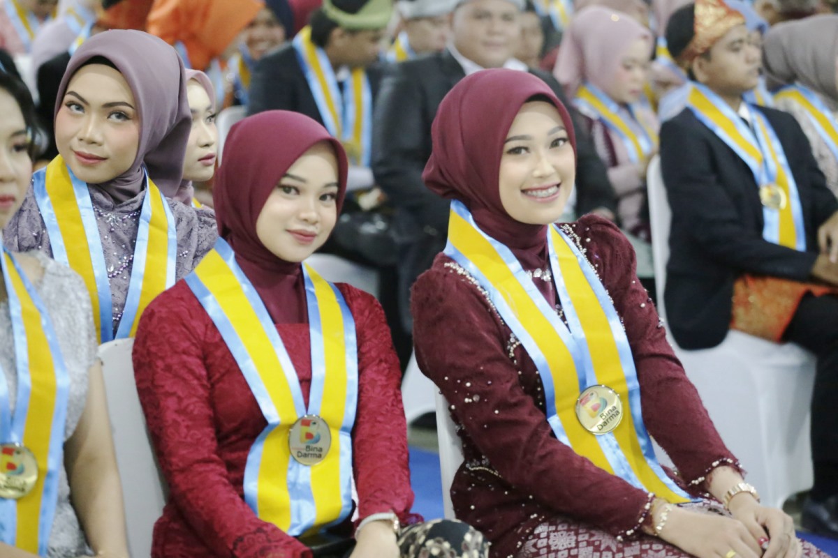 Yudisium Fakultas Sosial Humaniora UBD 2024 Luluskan 213 Mahasiswa