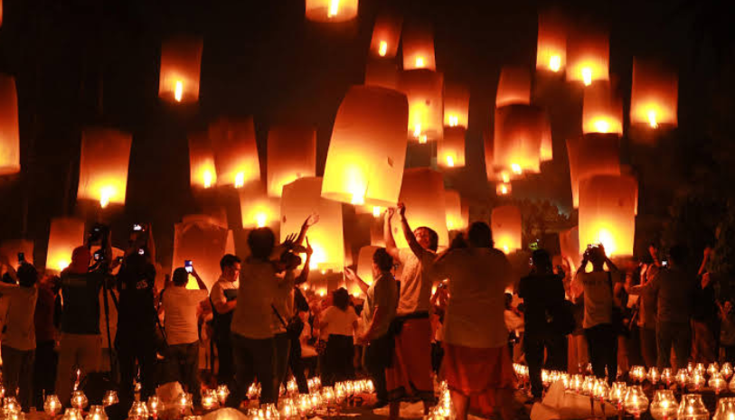 Khidmat Perayaan Waisak di Borobudur Ditutup dengan Festival Lampion