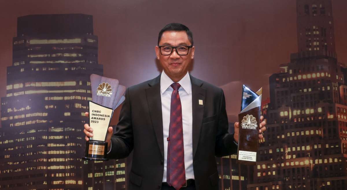 Dirut PLN Darmawan Prasodjo Kembali Dinobatkan Jadi CEO Of The Year