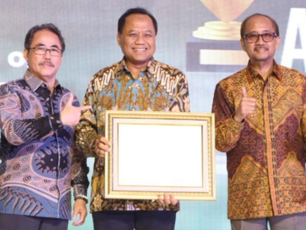 Wow! Pusri Borong Penghargaan di Ajang TJSL and CSR Award 2023