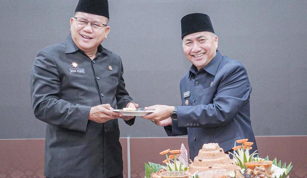 Selamat Ulang Tahun Pak Apriyadi, Pj Bupati Muba, Staf Hingga Pj Sekda Berhasil Bikin Kejutan