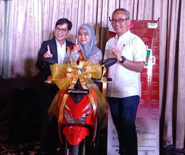 Ihsani Salsa Widri, Siswi SMA Negeri 2 Payakumbuh Sumatera Barat Raih Juara Pertama AHM Best Student 2024