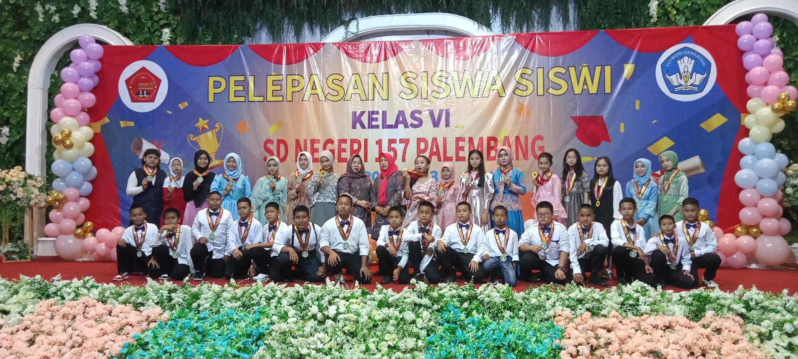 Kelompok Paduan Suara Tampil Memukau, Penuh Haru di Pelepasan Siswa Siswi SDN 157 Palembang 