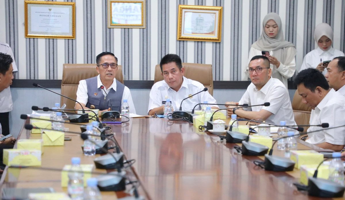Kekecewaan dan Kemarahan Walikota Palembang Ratu Dewa Tumpah Saat Pimpin Rapat Antisipasi Banjir