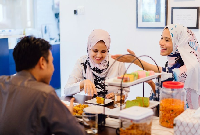 4 Tips Menghadapi Pertanyaan 'Kapan Nikah' Saat Momen Lebaran