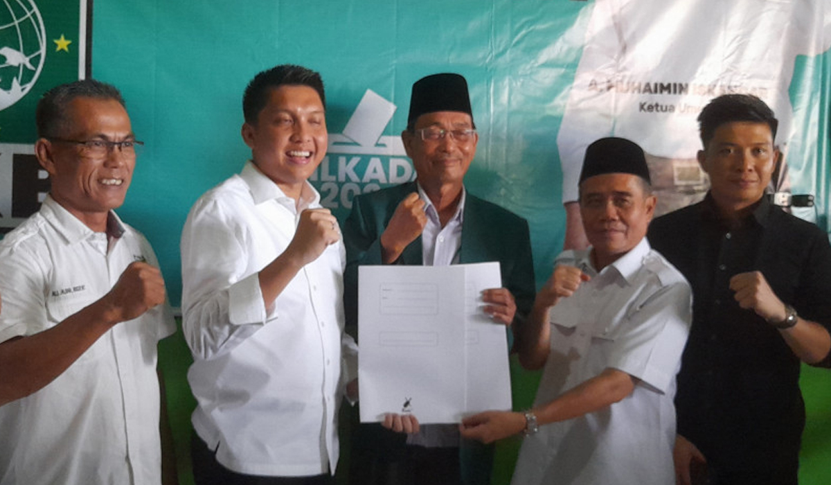 Kembali Maju di Pilkada Ogan Ilir, Panca-Ardani Borong Formulir Pendaftaran 7 Parpol Sekaligus 