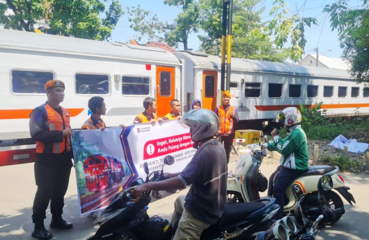 Tekan Angka Kecelakaan di Perlintasan Sebidang, KAI Divre III Palembang Sosialisasi Keselamatan Perkeret