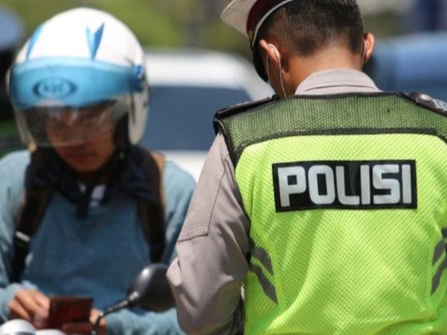 11 Pelanggaran Tilang Manual, Catat Daftarnya Kalau Tak Mau Kena Tilang! 