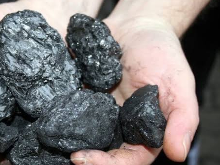 Info Emiten Hari Ini, UNTR Catat Penjualan Batu Bara 10 Juta Ton hingga RAJA Bagi Dividen Interim 28 Januari 