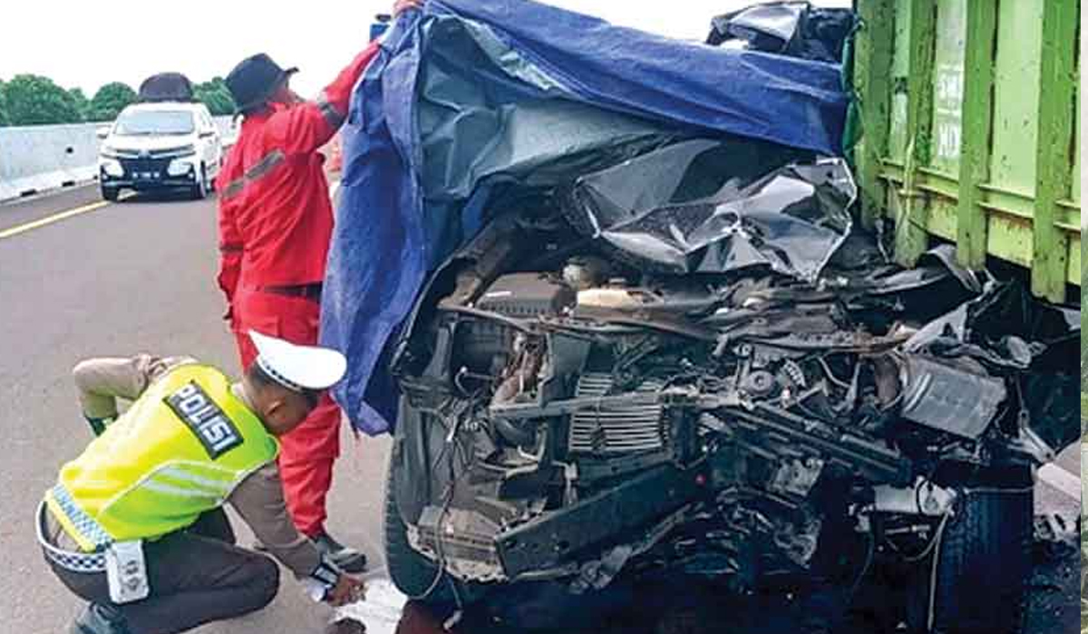 Tol Palembang-Kayuagung Kembali Makan Korban, Hantam Fuso 4 Penumpang Fortuner Tewas