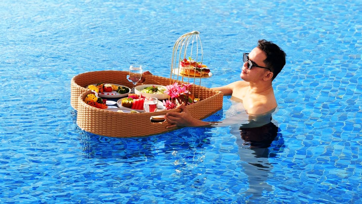 Floating Breakfast Sarapan di Atas Air ala Salatin Hotel Palembang, Mewah dan Unik