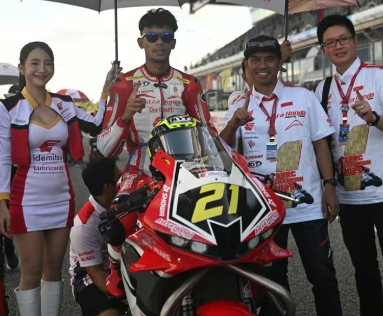 Kembali Terjatuh di Race 2, Adenanta Minta Maaf Gagal Juara ARRC SS600 2025, Peringkat 3 Klasmen Akhir