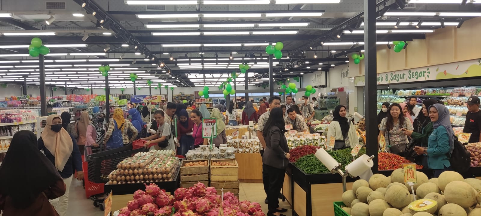 Central Market Sako Resmi Dibuka Hari Ini, Ramai Diserbu Pengunjung