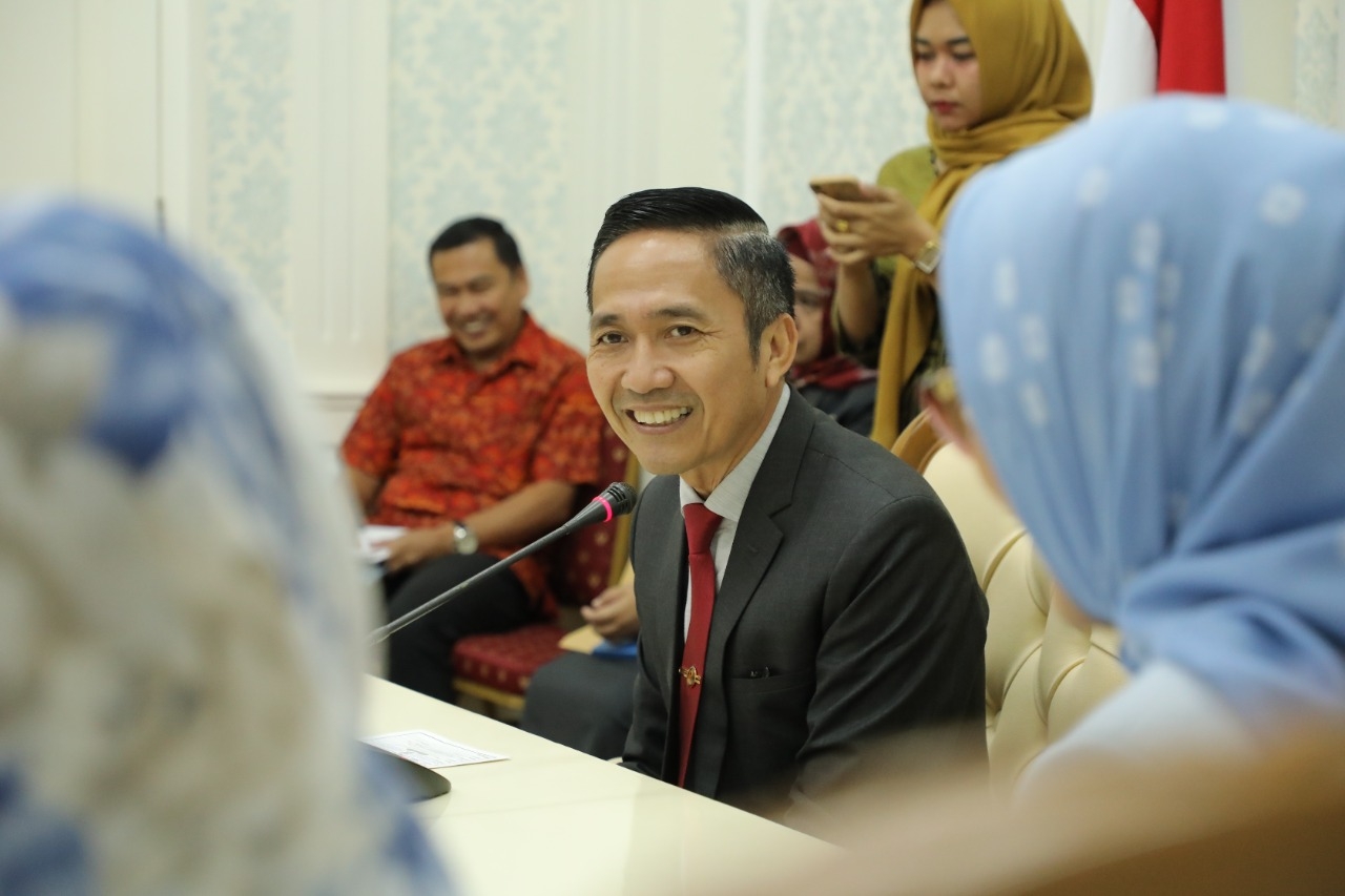 Jelang Lebaran Dana BOSP Cair, Guru Honorer di Palembang Tersenyum Lega.
