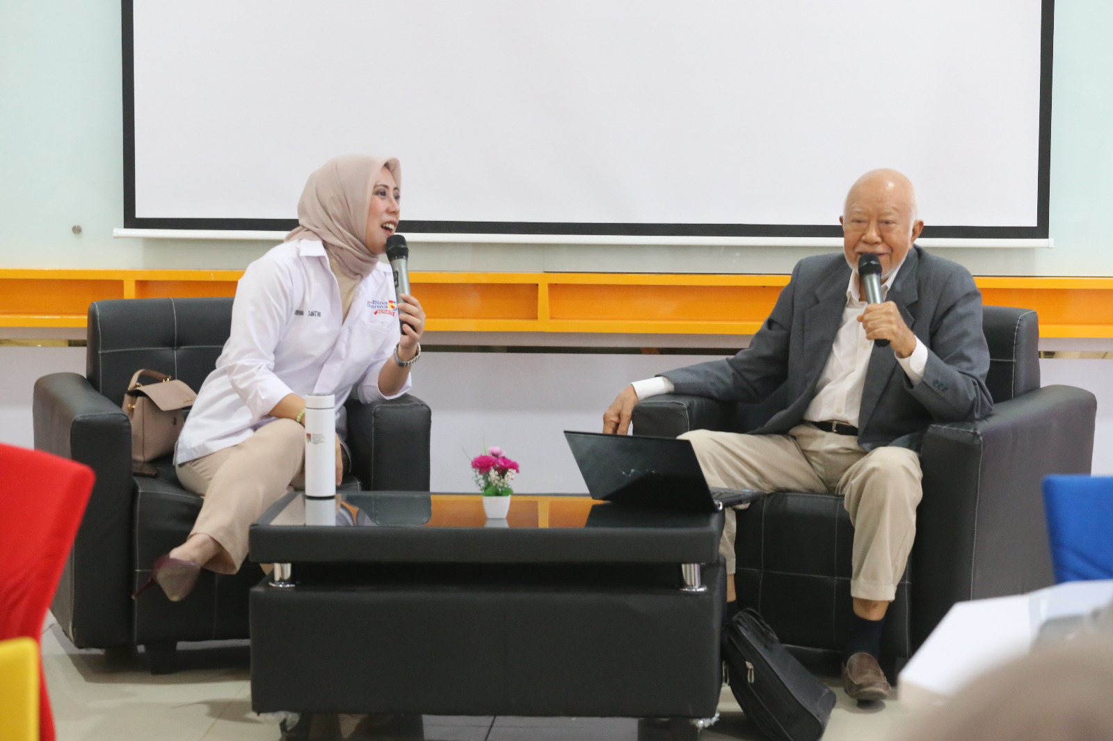 Pascasarjana UBD Gelar Talk With Professor Series #1