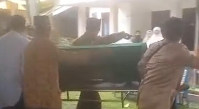 Pihak Keluarga Menyayangkan Viralnya Video Pengantin Wanita yang Meninggal Usai Ijab Kabul di Palembang