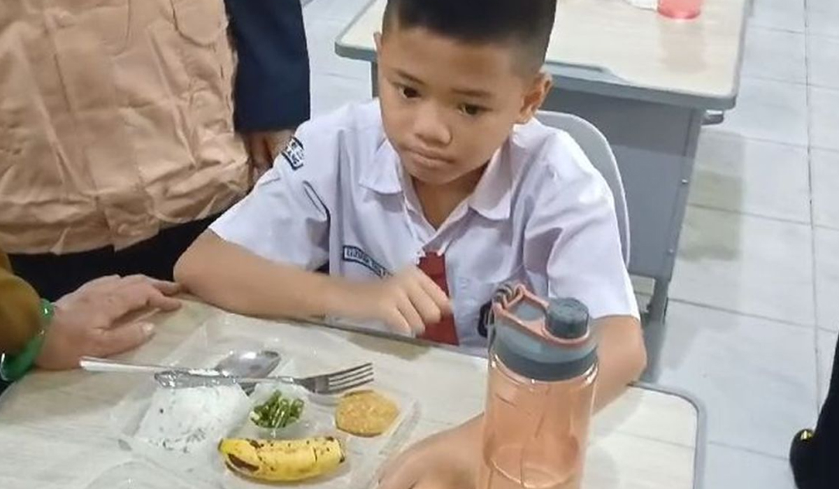 Palembang Realisasikan Program Makan Bergizi Gratis, Siswa SD Mengeluh, Menunya Cuma Tahu dan Tempe 