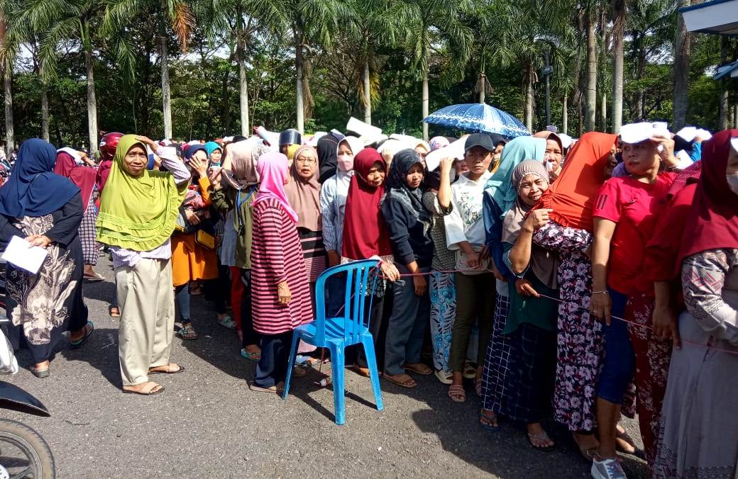 Pemkab Lahat Gelar Pasar Murah, Ramai Warga Serbu Gedung Kesenian