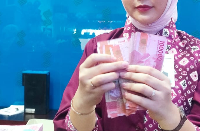 Gelombang PHK dan Naiknya Biaya Hidup Penyebab Tabungan Stagnan, OECD Proyeksi Ekonomi Turun