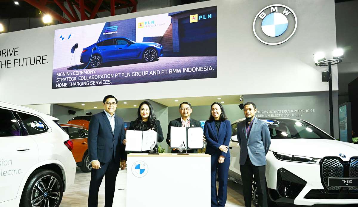 PLN Gandeng BMW, Tiap Pembelian Mobil EV dapat Fasilitas Home Charging Terintegrasi