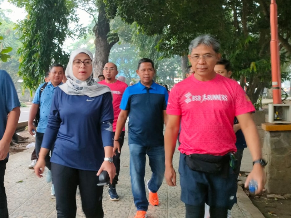 Jalin Sinergi, Direktur BSB dan Bank Mandiri Jalan Santai di Kambang Iwak Palembang