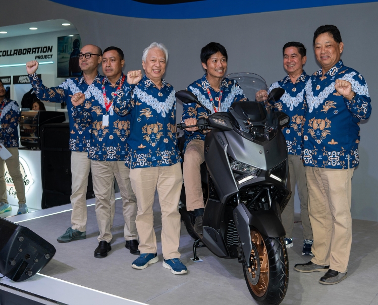 Desain Premium Jadi Daya Tarik, Yamaha XMAX TechMAX 2025 Resmi Rilis, Cek Harga dan Fiturnya!