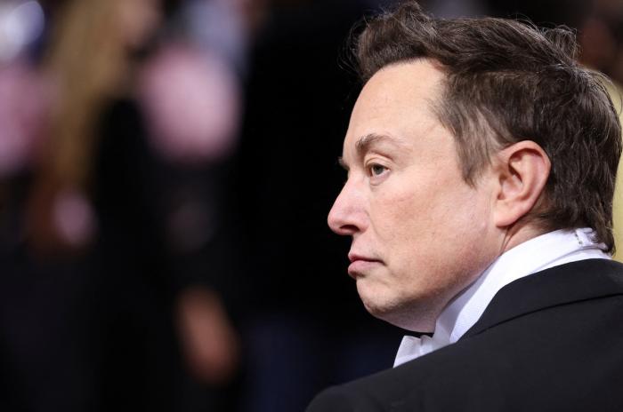 Resmi Miliki Twitter Elon Musk Langsung Tendang CEO Lama
