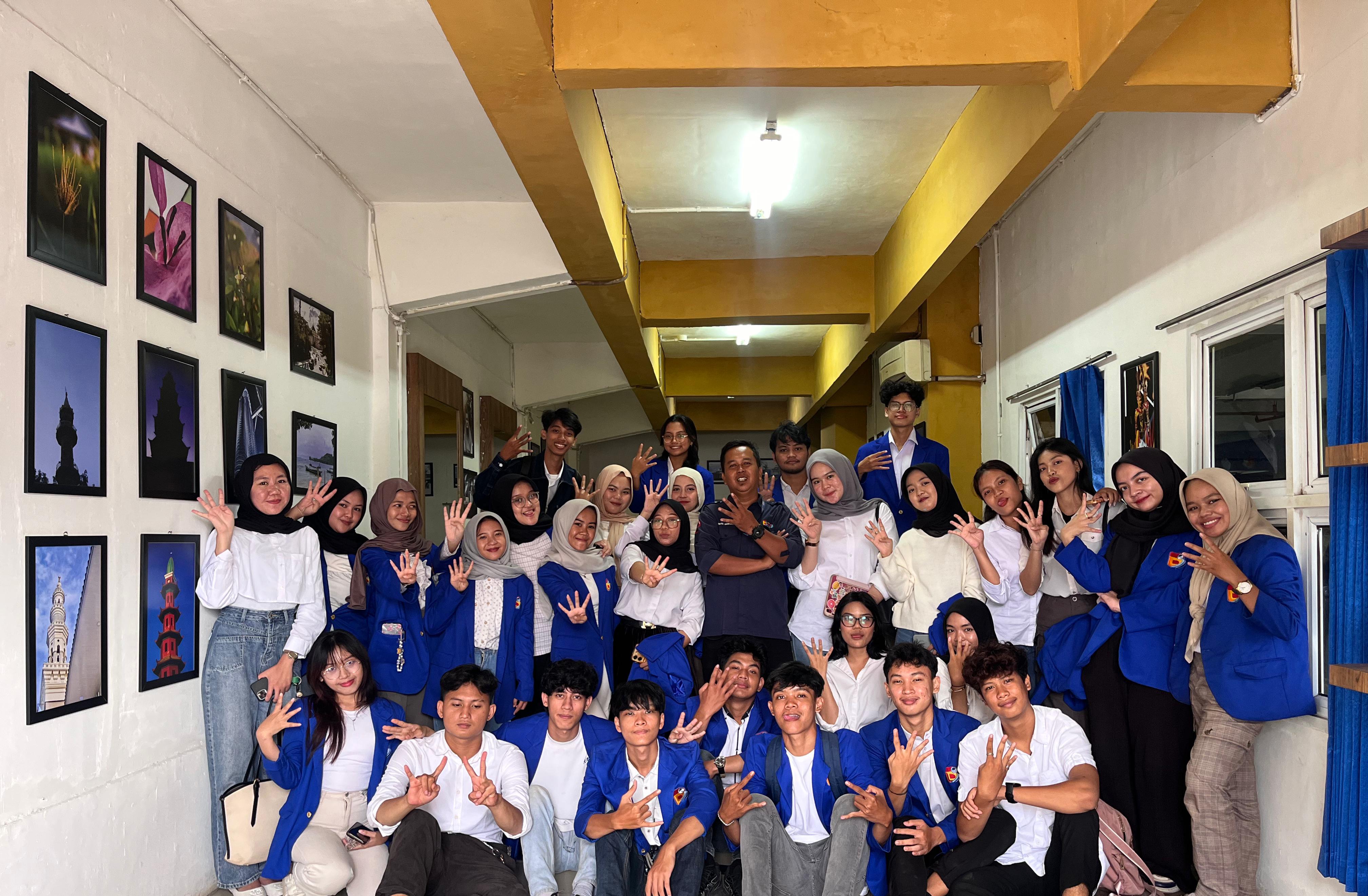 Mahasiswa Prodi Ilmu Komunikasi Universitas Bina Darma Unjuk Karya Gelar Pameran Fotografi Jurnalistik