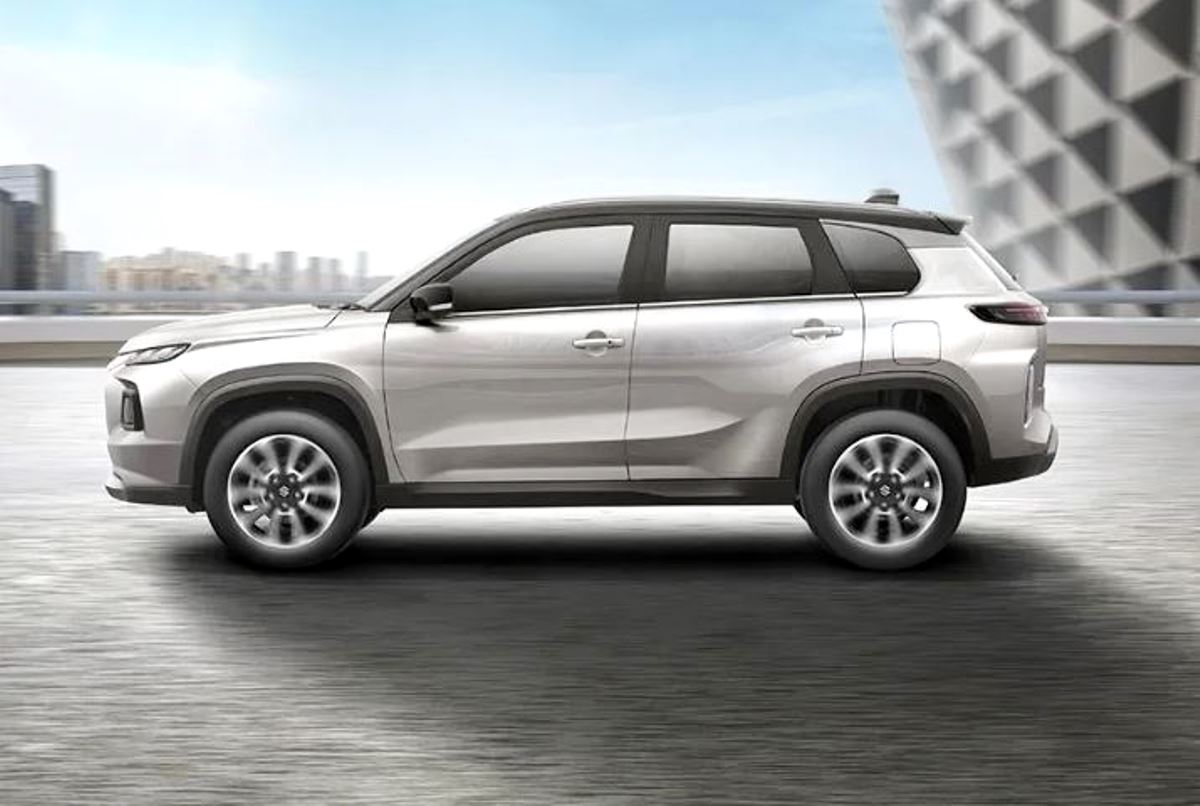 Lima Alasan Suzuki Grand Vitara Pas Banget jadi Mobil SUV Harian