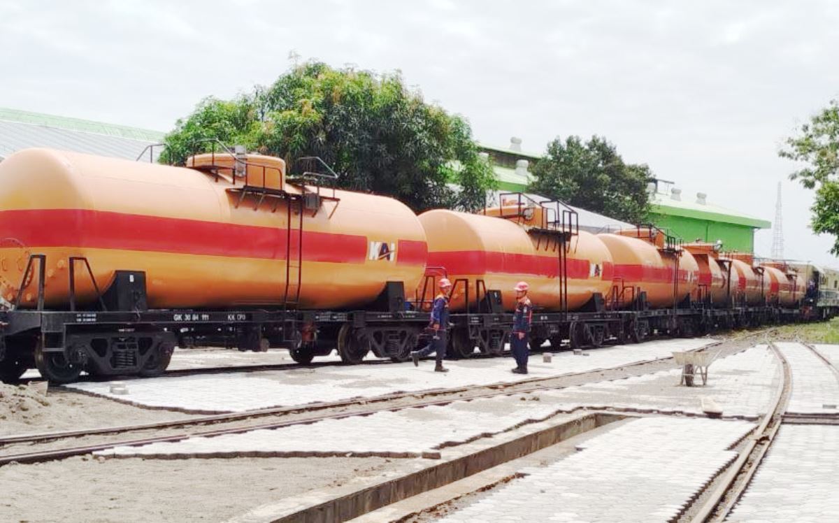 KAI Divre III Palembang Tambah Armada 6 Gerbong Ketel untuk Dukung Distribusi BBM