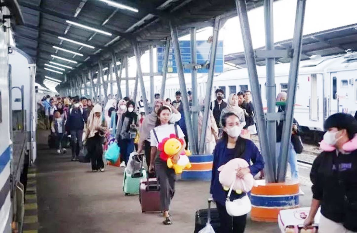 Menjelang Libur Nataru 2025/2026, 37.620 Tiket Kereta Api di Divre III Palembang Sudah Terjual