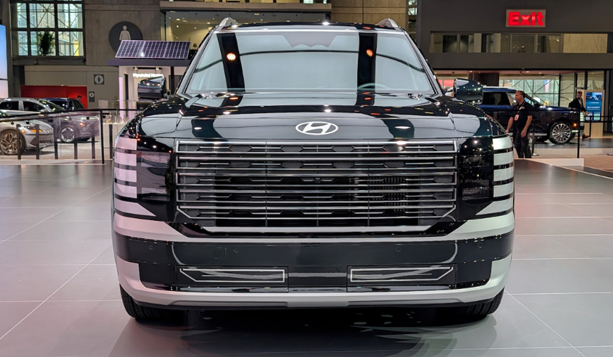 Mejeng di GIIAS 2026, Hyundai Palisade Hybrid Jadi Standar Baru Mobil Sultan