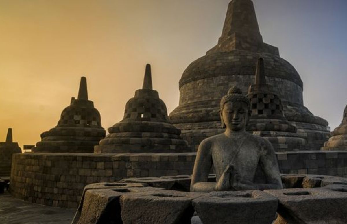 Harga Tiket Terbaru 2026 Naik ke Stupa Candi Borobudur dengan Konsep Quality Tourism