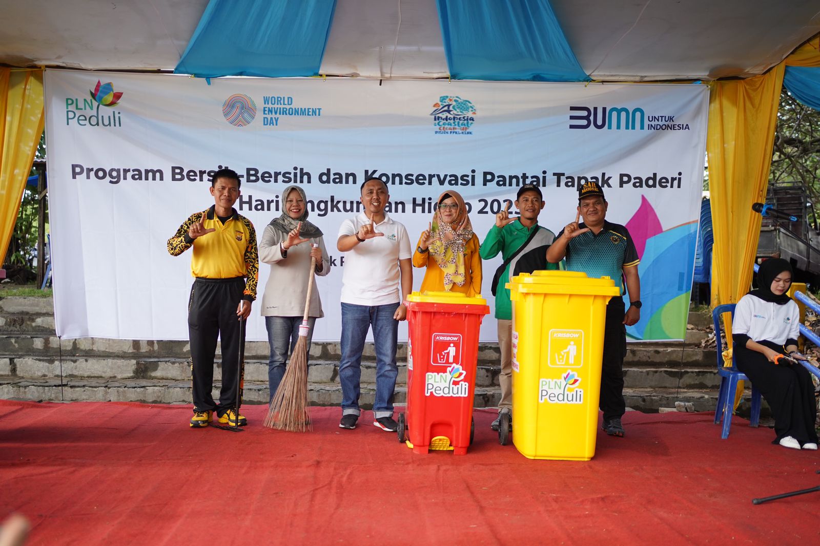 Dari TNI Hingga Mahasiswa, PLN UID S2JB Ajak Ratusan Simpatisan Gelar Aksi Coastal Clean Up 