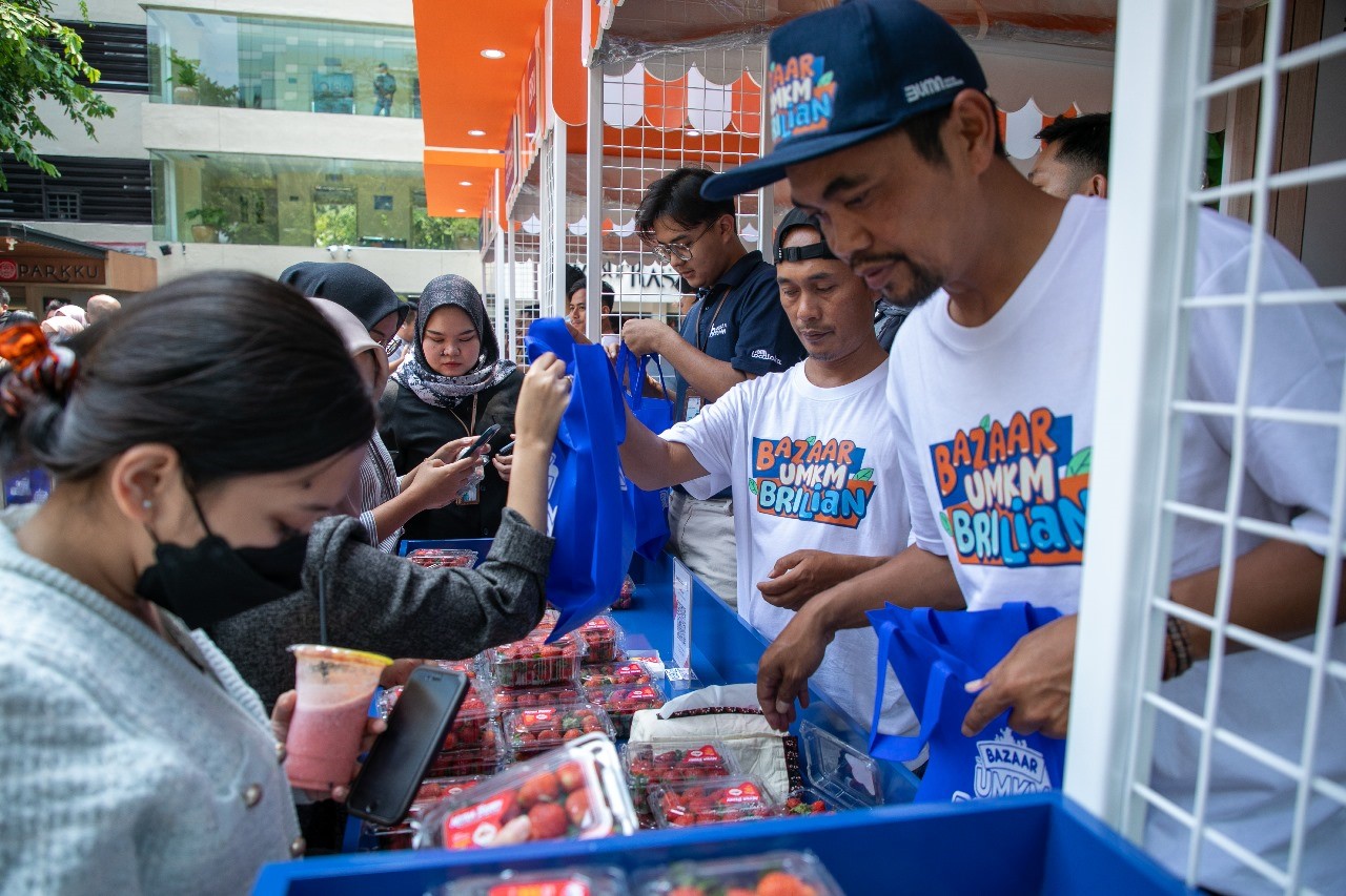 Mengecap Manisnya Bisnis Stroberi dengan Pemberdayaan BRI