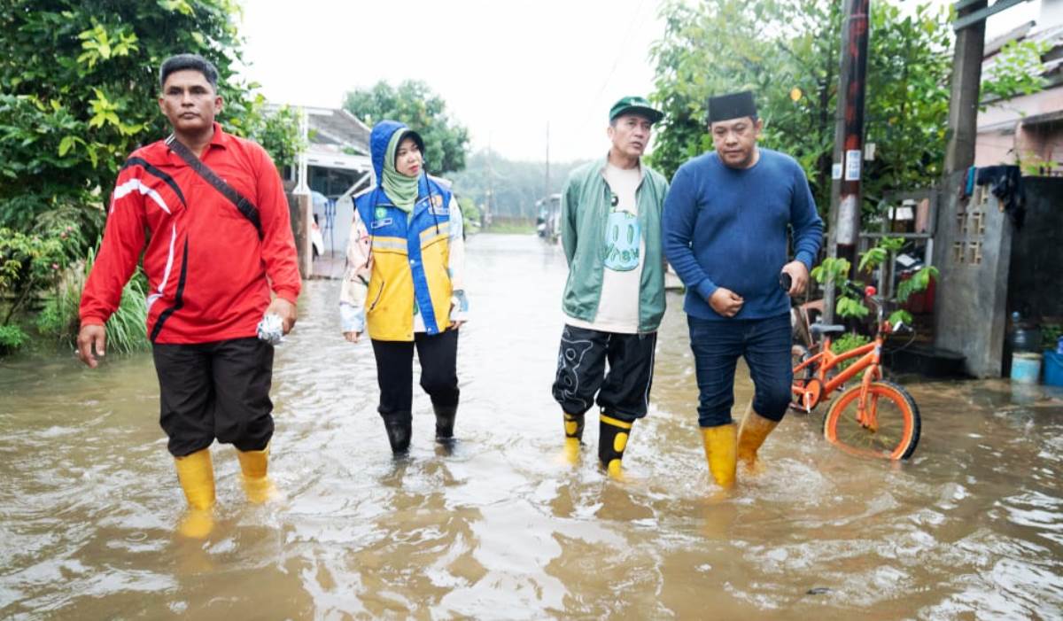 Ratu Dewa Turun Langsung ke Lokasi Banjir, Semua Pejabat Dinas Terkait Diminta Jangan Tidur Dulu!