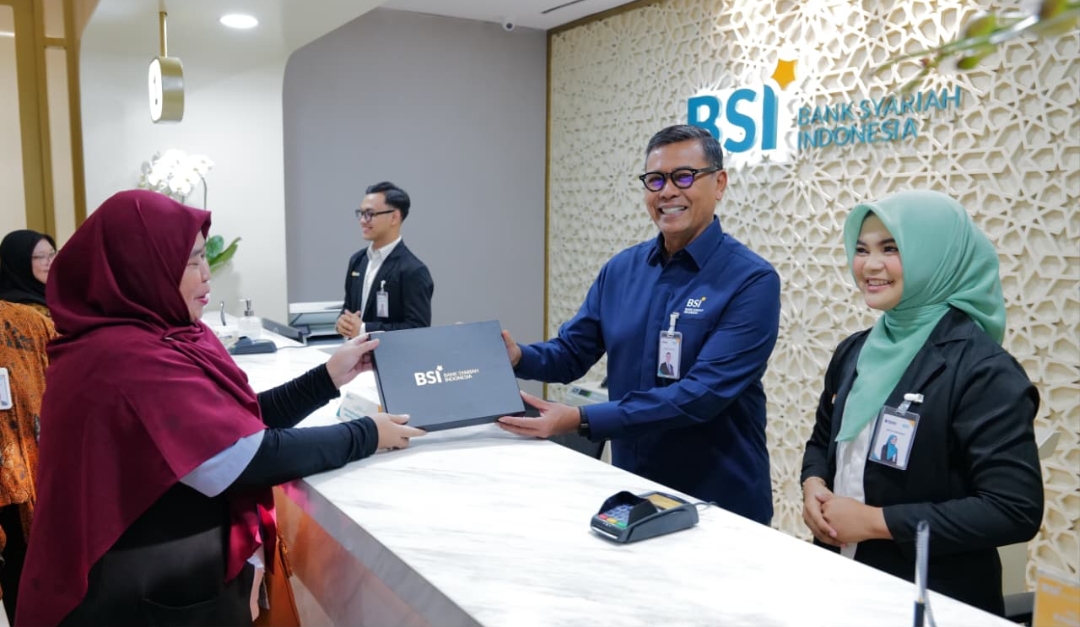 Kepercayaan 24 Juta Nasabah Antarkan BSI Raih Top 5 Layanan Terbaik CX 100 Award