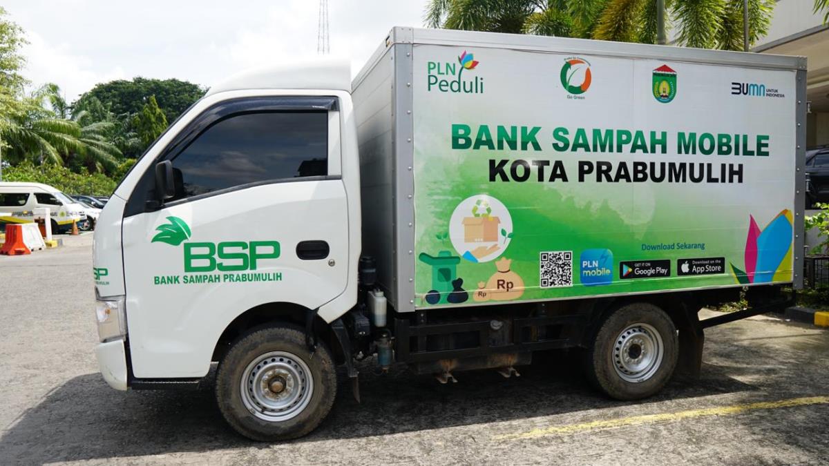 PLN UID S2JB Sulap Sampah Menjadi Produk Bernilai Ekonomis bersama Bank Sampah Prabumulih