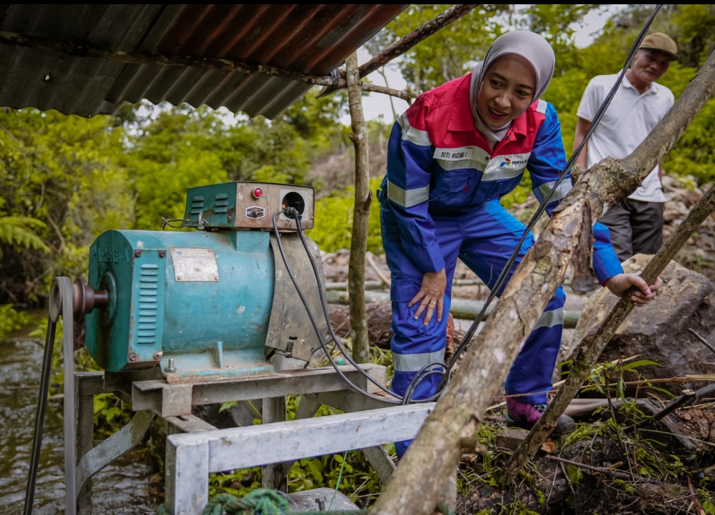 Menerangi Harapan di Kaki Bukit Barisan, Pertamina Hadirkan Energi Baru Terbarukan Manfaatkan Potensi Lokal