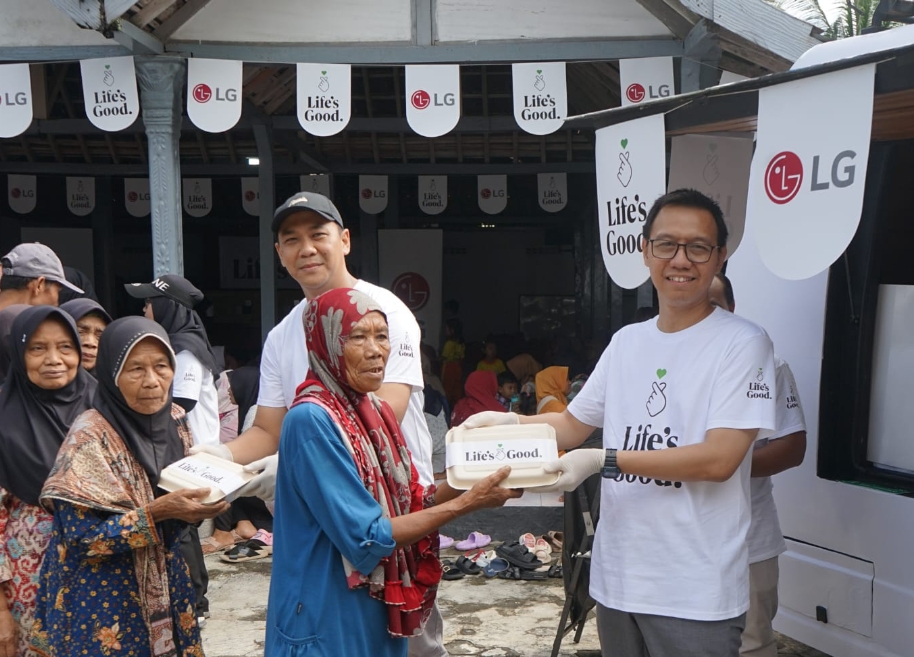Gelar Lebaran Sehat, LG Bagikan 1.000 Paket Makanan dan Cek Kesehatan Gratis