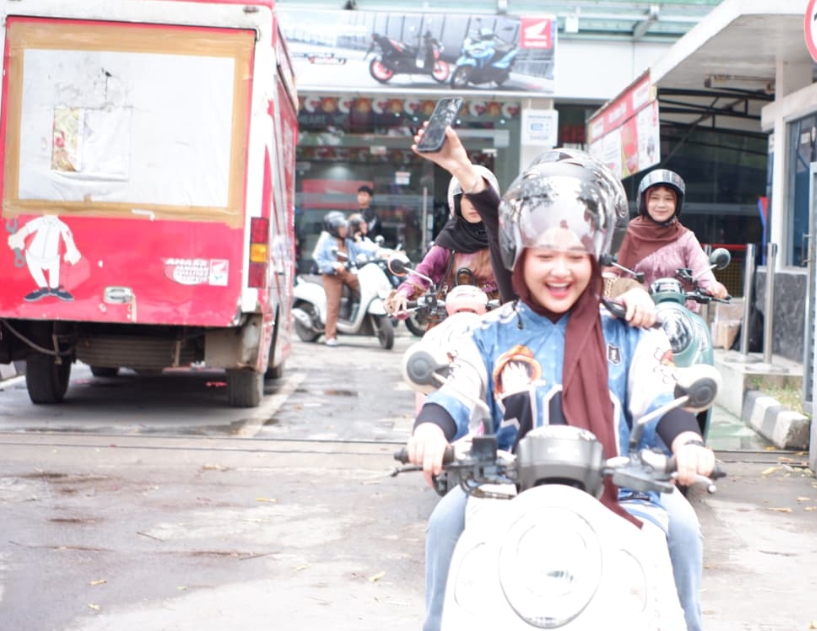 Semangat Kartini Berlanjut, Astra Motor Sumsel Bagi Tips Cari Aman bagi Perempuan Saat Dibonceng