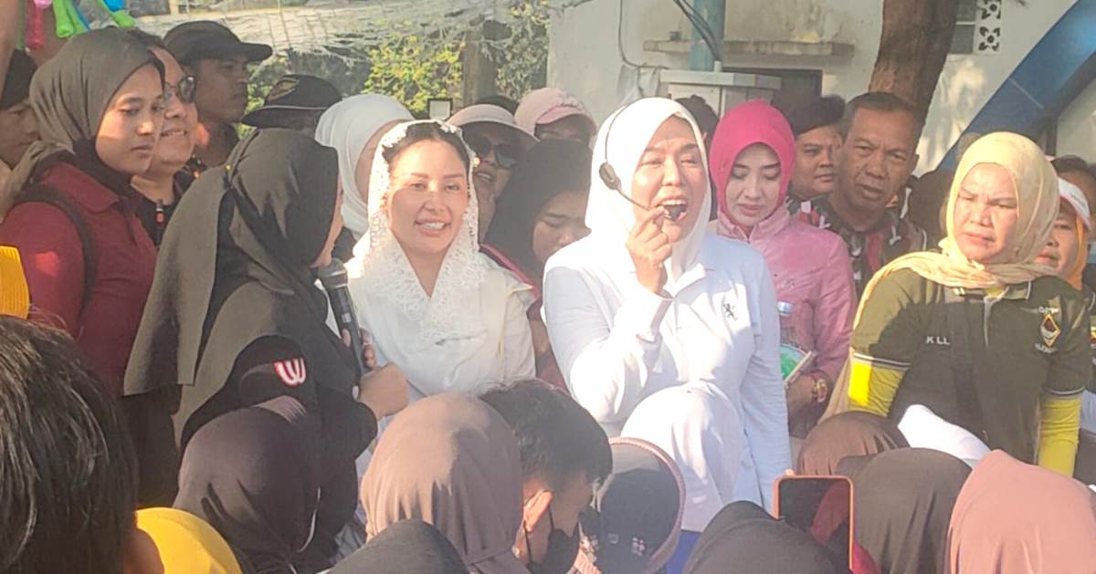 Fitri-Nandriani Berbaur Bersama Masyarakat Palembang di Kambang Iwak, Gelar Senam Sehat Penuh Keceriaan