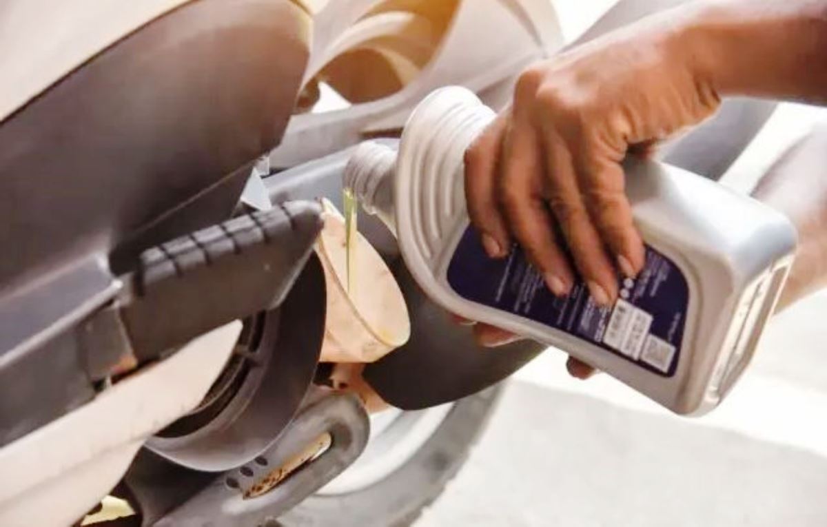 7 Tanda Motor Matic Anda Harus Ganti Oli, Cek Segera Sebelum Semakin Parah