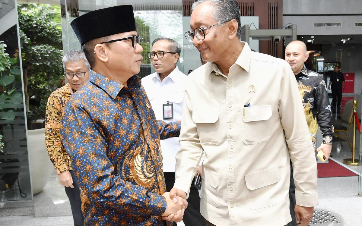 Bersama Menteri PU, Mendes Yandri akan Tuntaskan Jalan Rusak di Desa-Desa Tertinggal